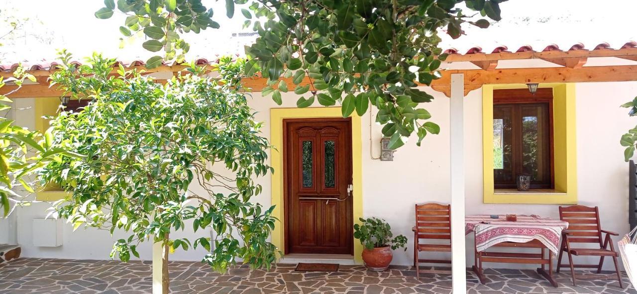 Small Villa Gerani Agios Vlasios (Euboea) Exterior foto